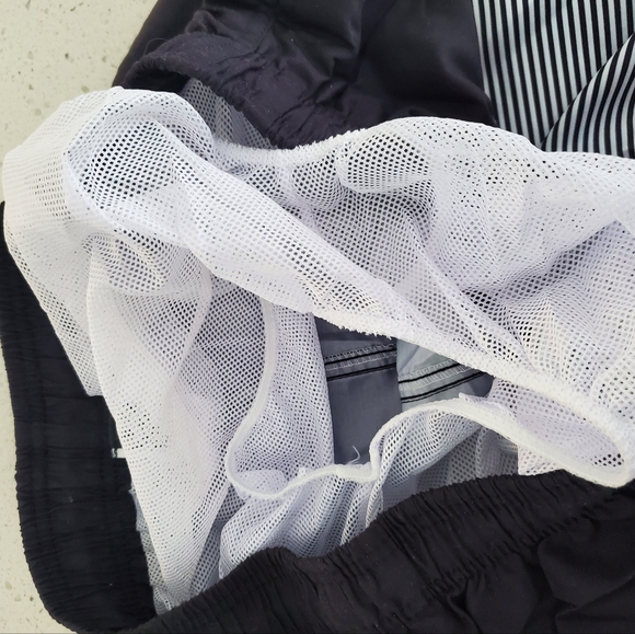 NWOT Men swim trunks - Picture 9 of 13